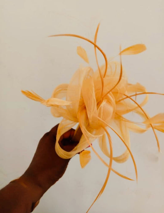 Clutch Fascinator (Champagne)